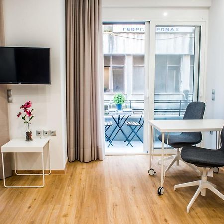 Appartement A25 Pristine & Sunny Flat With Balcony At Downtown Athènes Extérieur photo